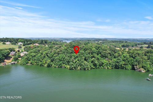 4024 Taliaferro Cir, Louisville, TN, 37777-3018 | Card Image