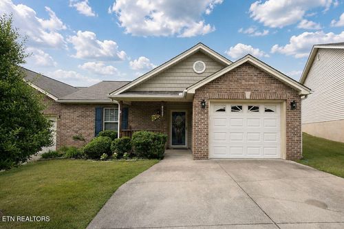 8165 Pepperdine Way, Knoxville, TN, 37923-1254 | Card Image