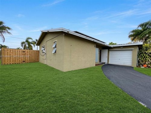 2498 Nw 98th Ln, Sunrise, FL, 33322-1985 | Card Image
