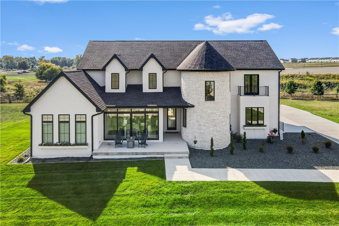 Bella Strada Ln, Johnston, IA 50131