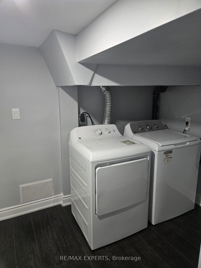 BSMT - 60 Iceland Poppy Trail, House attached with 2 bedrooms, 1 bathrooms and 1 parking in Brampton ON | Image 12