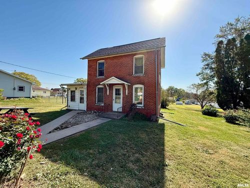 105 E High St, Wheatland, IA, 52777-7706 | Card Image