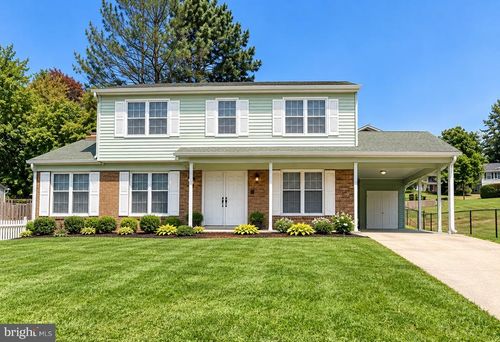 5218 Kenstan Dr, TEMPLE HILLS, MD, 20748-5425 | Card Image