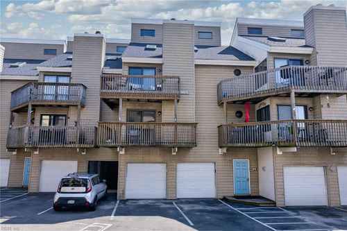 5-3226 E Ocean View Ave, Norfolk, VA, 23518-1372 | Card Image