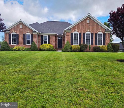 7677 Green Ridge Ln, Abbottstown, PA, 17301-9009 | Card Image