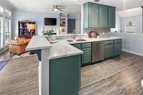 8602 Jade Dr, College Station, TX, 77845-5598 | Card Image