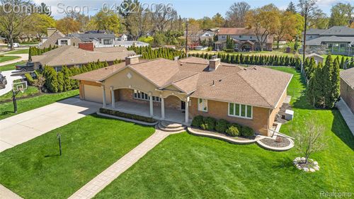 409 Crescent Dr, Dearborn, MI, 48124-1207 | Card Image