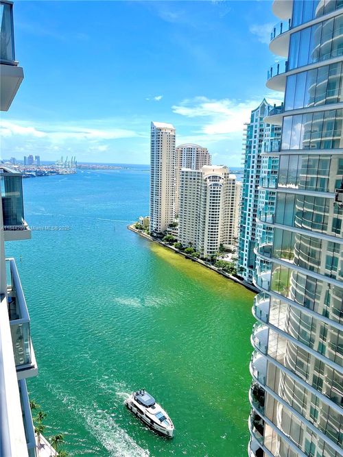 apt-2902-300 S Biscayne Blvd, Miami, FL, 33131-5376 | Card Image