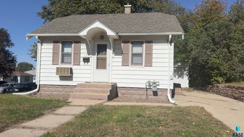1728 W 11th St Street, Sioux Falls, SD, 57104 | Card Image