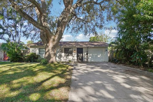 162 Se Lincoln Cir N, ST PETERSBURG, FL, 33703-1433 | Card Image