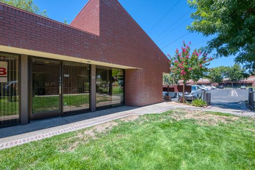 3435 W Shaw Ave, Fresno, CA, 93711-3234 | Card Image
