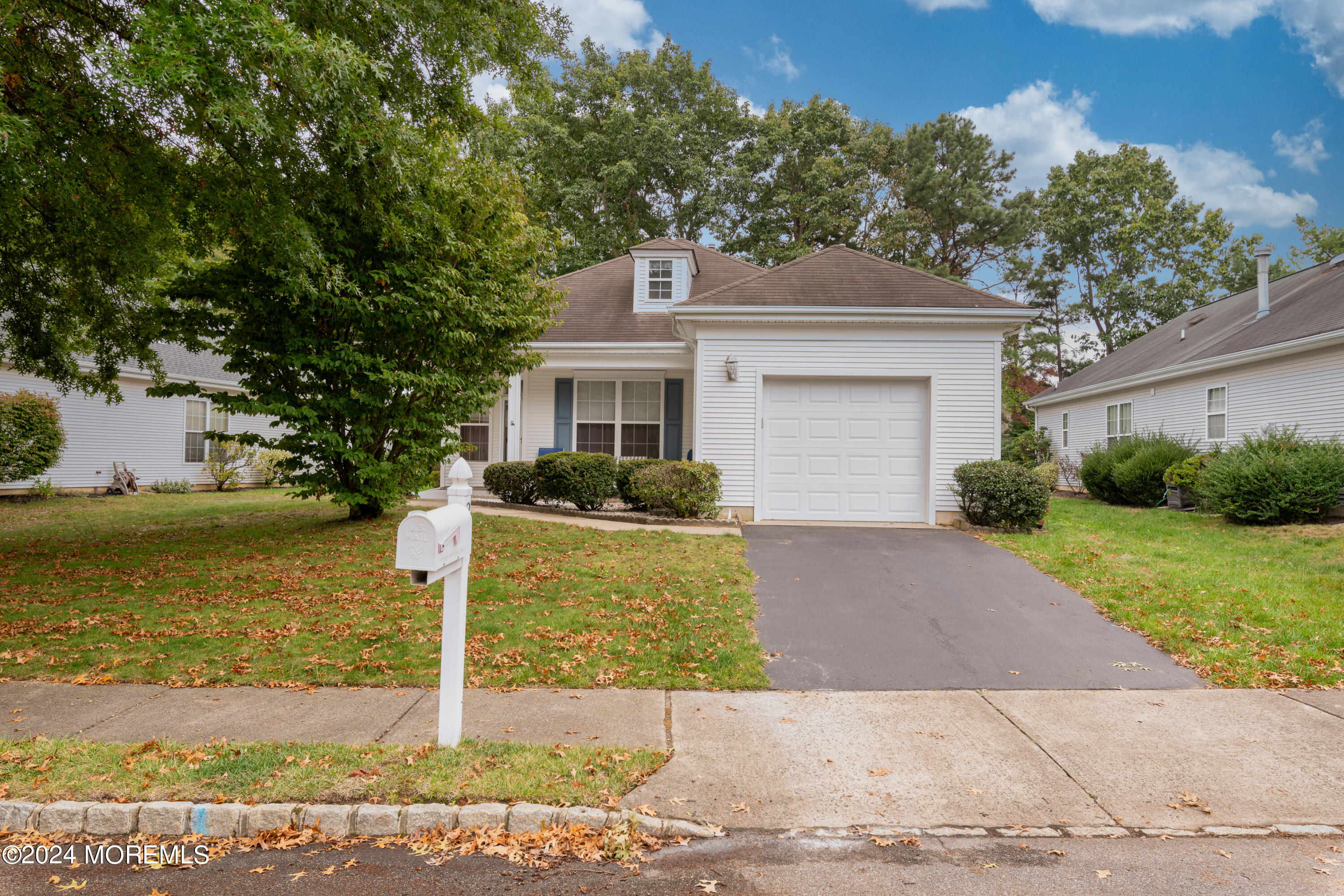 Spring Valley Dr, Lakewood, NJ 08701