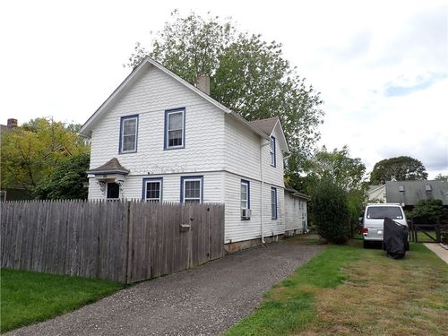 98 Meadow Ave, South Kingstown, RI, 02879-4114 | Card Image
