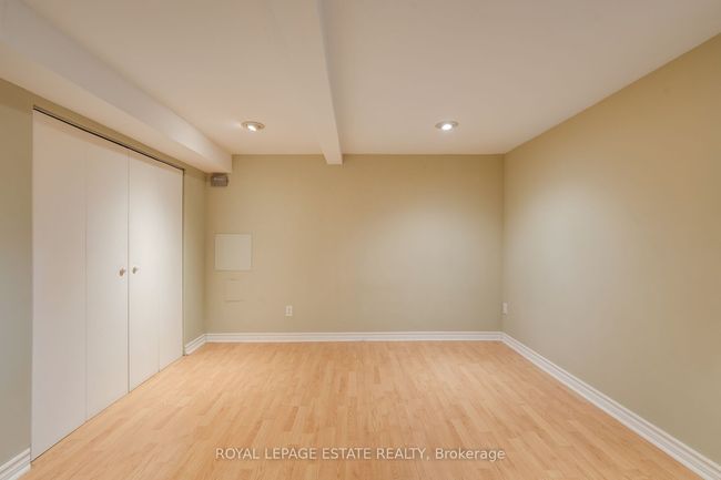 54 Kenilworth Ave, House attached with 3 bedrooms, 3 bathrooms and 2 parking in Toronto ON | Image 16