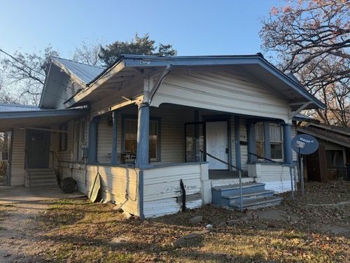 718 12th St Se, Paris, TX, 75460-7438 | Card Image