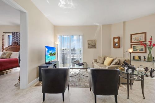apt-200-2631 Ne 14th Ave, Wilton Manors, FL, 33334-4399 | Card Image