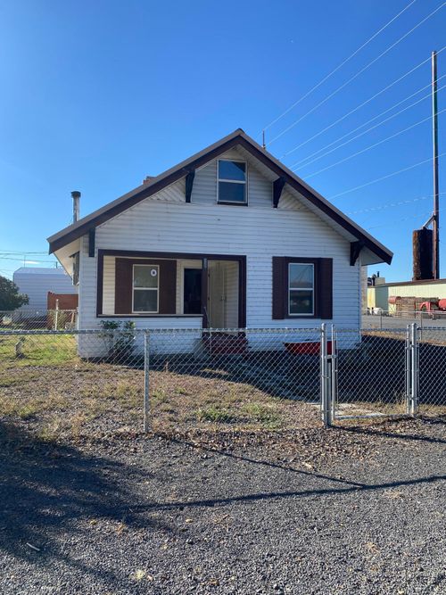 332 N Madison St, Merrill, OR, 97633 | Card Image