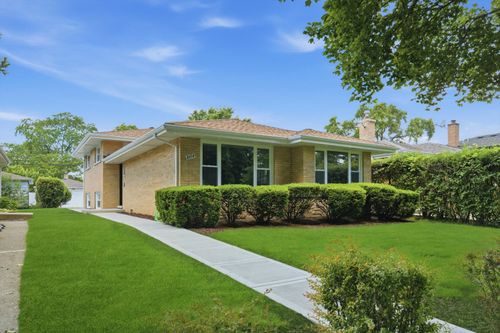 8434 Lawndale Ave, Skokie, IL, 60076-2854 | Card Image