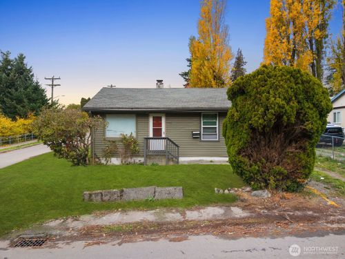 702 S Director St, Seattle, WA, 98108-4617 | Card Image