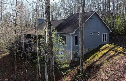 896 Jonathan Dr, Lowgap, NC, 27024-9038 | Card Image