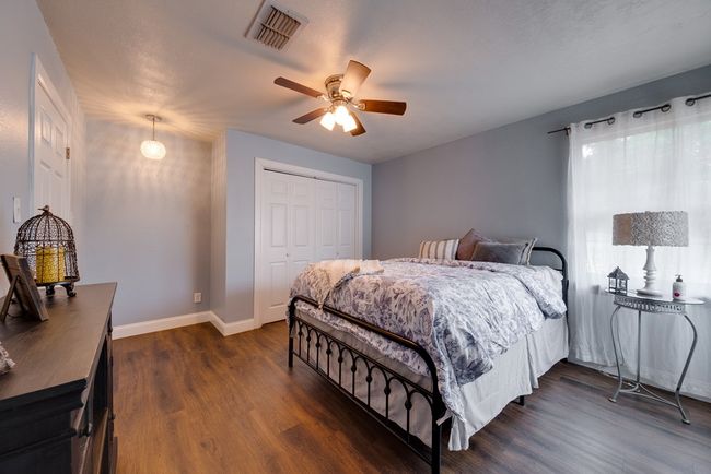 207 Inwood Dr, Home with 4 bedrooms, 3 bathrooms and 2 parking in Palestine TX | Image 11