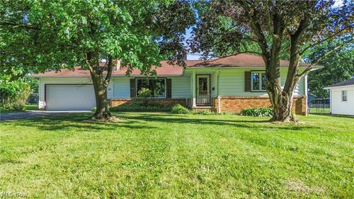 5635 Yorktown Ln, Youngstown, OH, 44515-1923 | Card Image