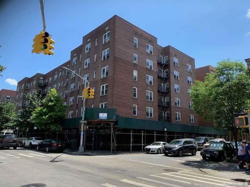 4d-4240 Bowne Street, New York, NY, 11355 | Card Image