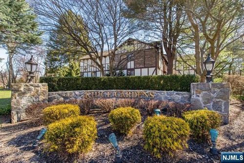 2021 Hawthorne Ln, Mahwah, NJ, 07430-3495 | Card Image