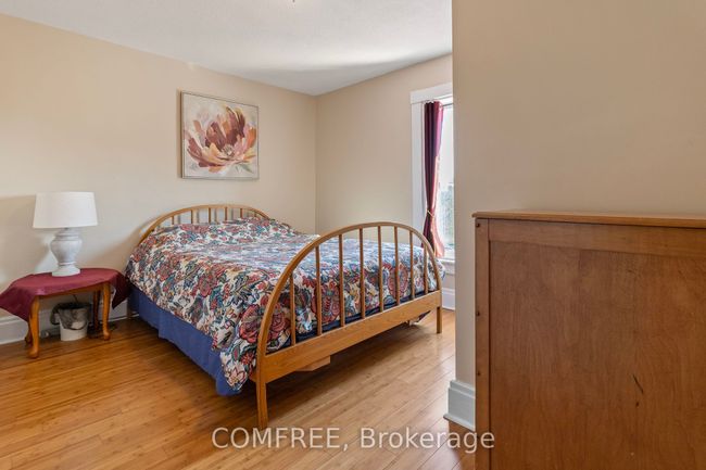 8 Laura St, House other with 5 bedrooms, 3 bathrooms and 4 parking in Lyn ON | Image 38
