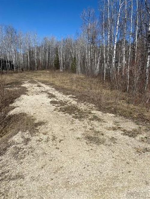 39 Fred Jeschke Dr, Lac Du Bonnet, MB, R0E1A0 | Card Image