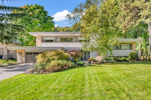 8 Silverdale Cres, North York, ON, M3A3H1 | Card Image