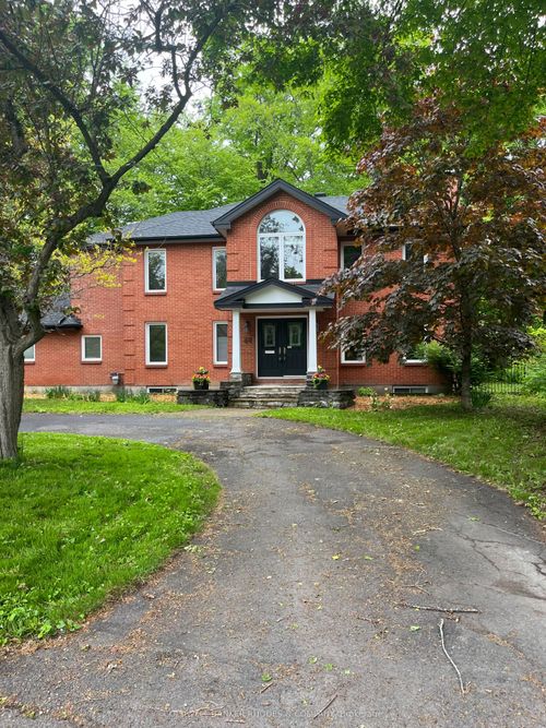 40 Blue Heron Crt, Rockcliffe, ON, K1L8J7 | Card Image