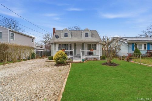 30 George Dr, Mastic, NY, 11950-1904 | Card Image