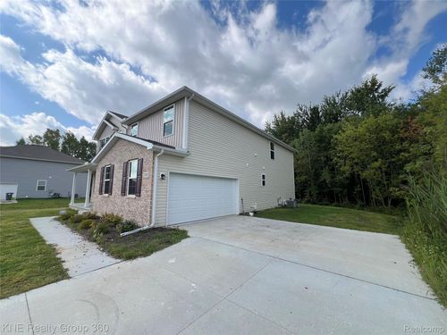 2345 Scenic Hollow Dr, Grand Blanc, MI, 48439-2549 | Card Image
