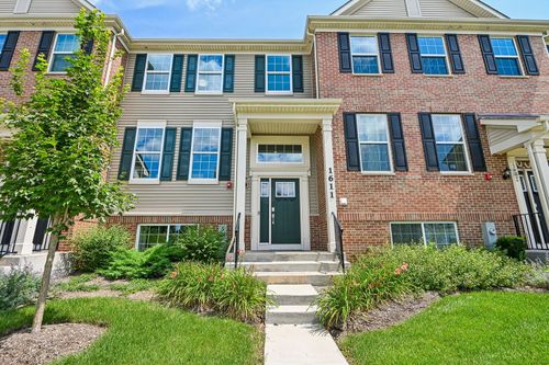 1611 Bentz Way, Batavia, IL, 60510-7810 | Card Image