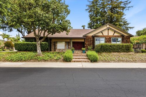 2747 Bradshaw Rd, Sacramento, CA, 95827-1306 | Card Image
