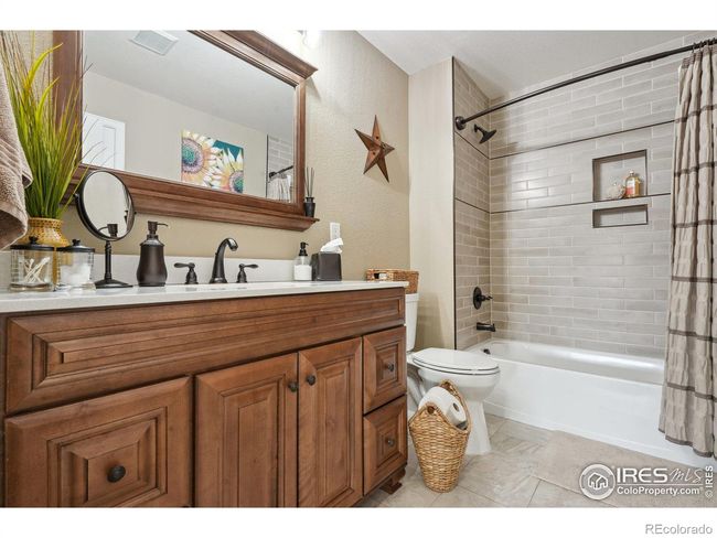 2nd floor ensuite bath | Image 21