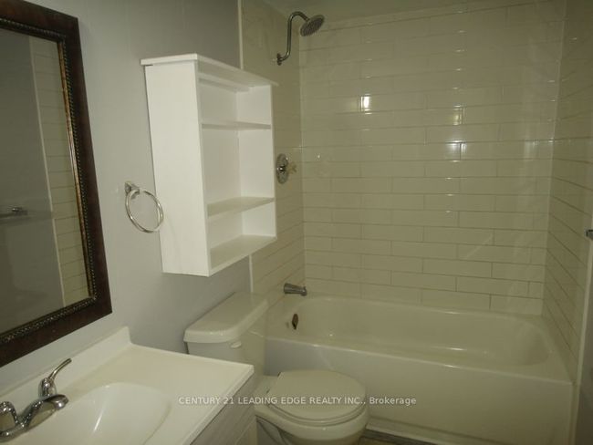 6 - 105 Hansen Rd N, Condo with 4 bedrooms, 2 bathrooms and 2 parking in Brampton ON | Image 16