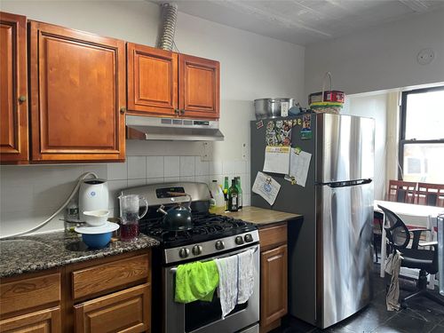 3512 92nd St, Jackson Heights, NY, 11372-5862 | Card Image