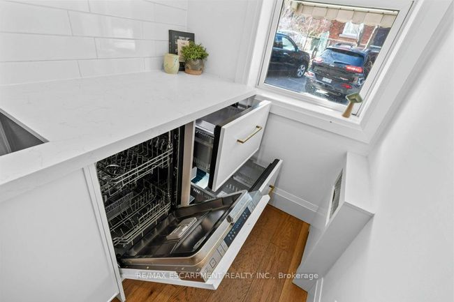 5 - 137 Emerald St S, Condo with 1 bedrooms, 1 bathrooms and 1 parking in Hamilton ON | Image 20