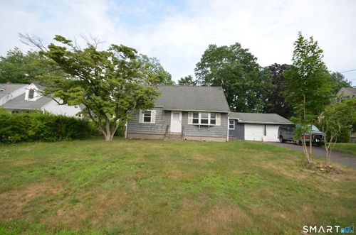 190 Sasapequan Rd, Fairfield, CT, 06824-7203 | Card Image
