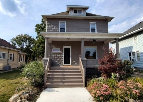 804 Van Buren St, Walkerton, IN, 46574-1129 | Card Image