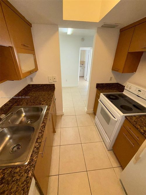 apt-201-13700 Ne 6th Ave, North Miami, FL, 33161-3768 | Card Image