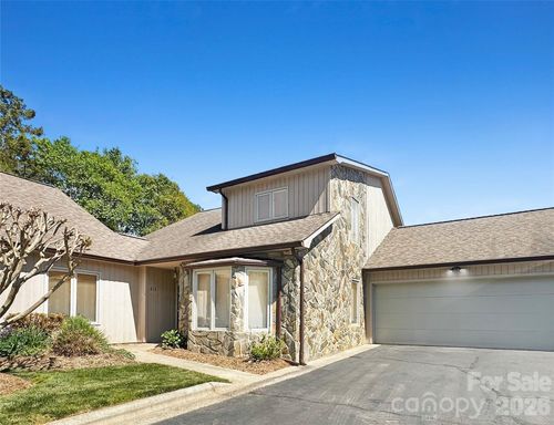 603 29th Ave Ne, Hickory, NC, 28601-1102 | Card Image