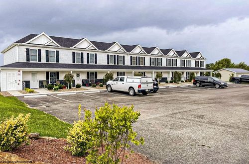 apt-104-254 W Main St, Bruceton Mills, WV, 26525-7557 | Card Image
