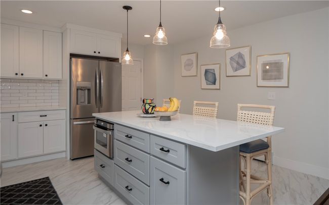 1560 W Main Rd, Home with 3 bedrooms, 1 bathrooms and 4 parking in Middletown RI | Image 13