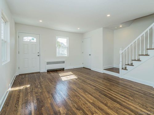 2B Jefferson Ct, Roslyn Heights, NY, 11577 | Card Image