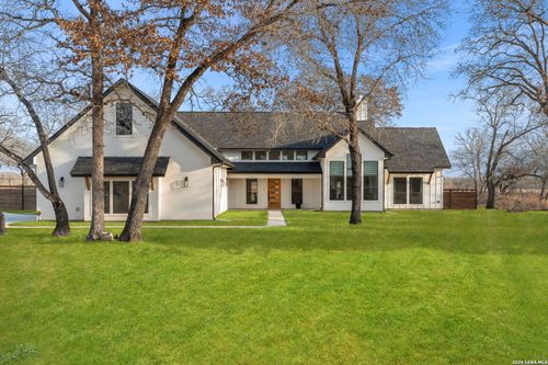 200 Oak Fields Dr, Floresville, TX, 78114-6781 | Card Image