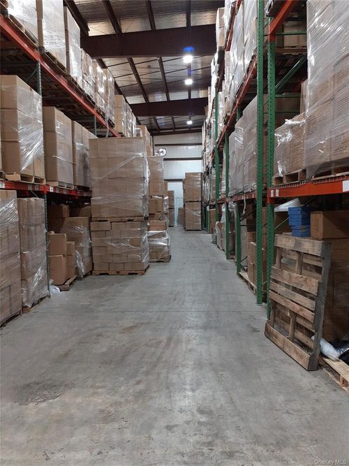 31 Elkay Dr, Chester, NY, 10918-3000 | Card Image