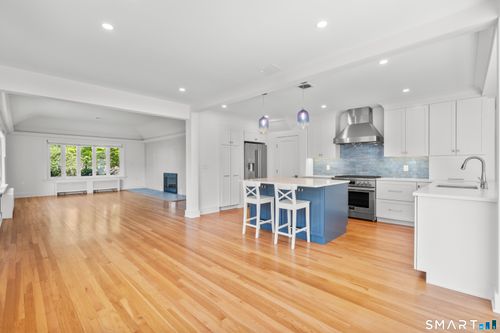 25 Crescent Bluff Ave, Branford, CT, 06405-5503 | Card Image
